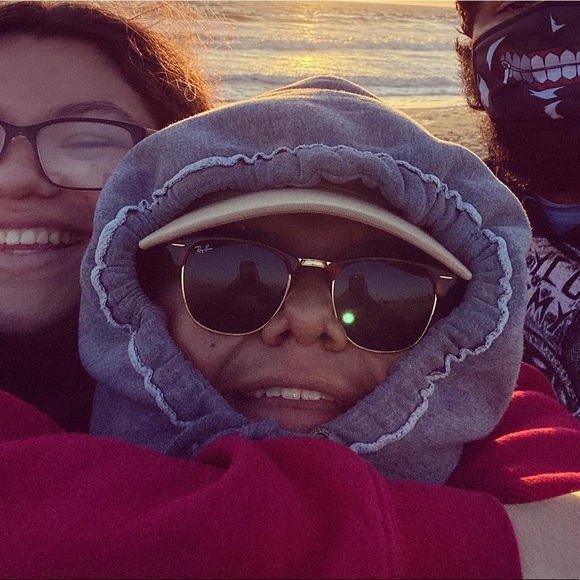 Meet your Posher, Cynthia - Picture 1 of 1